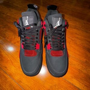Air Jordan 4 Retro Thunder – Size 13 – Like New
